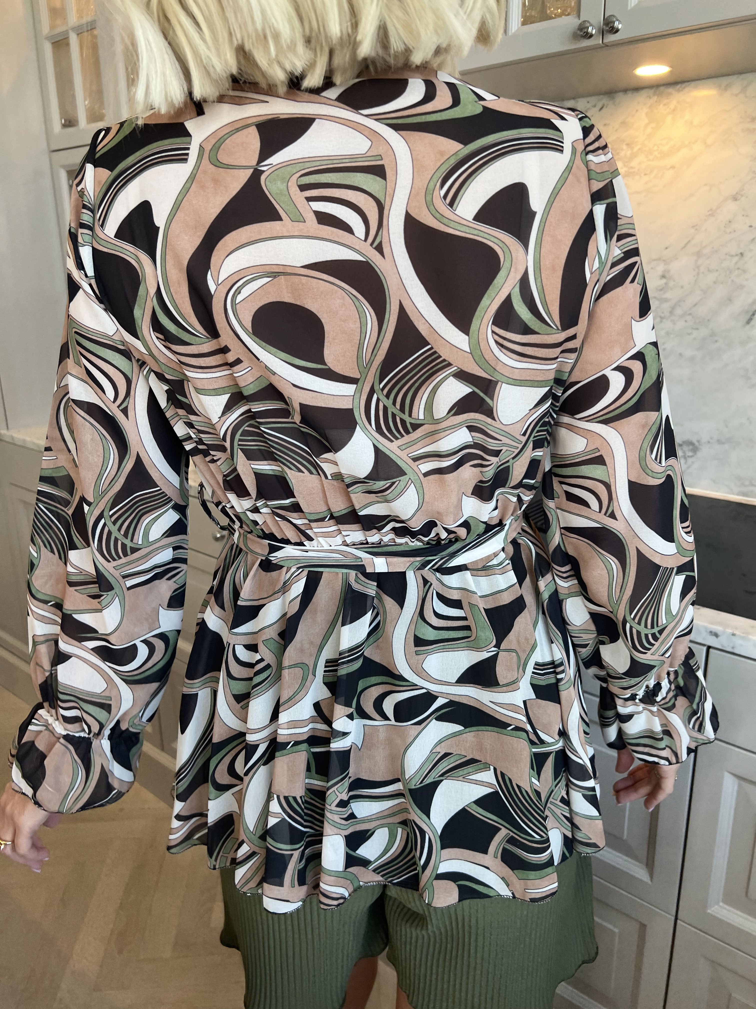 Matti - Söt blus med band